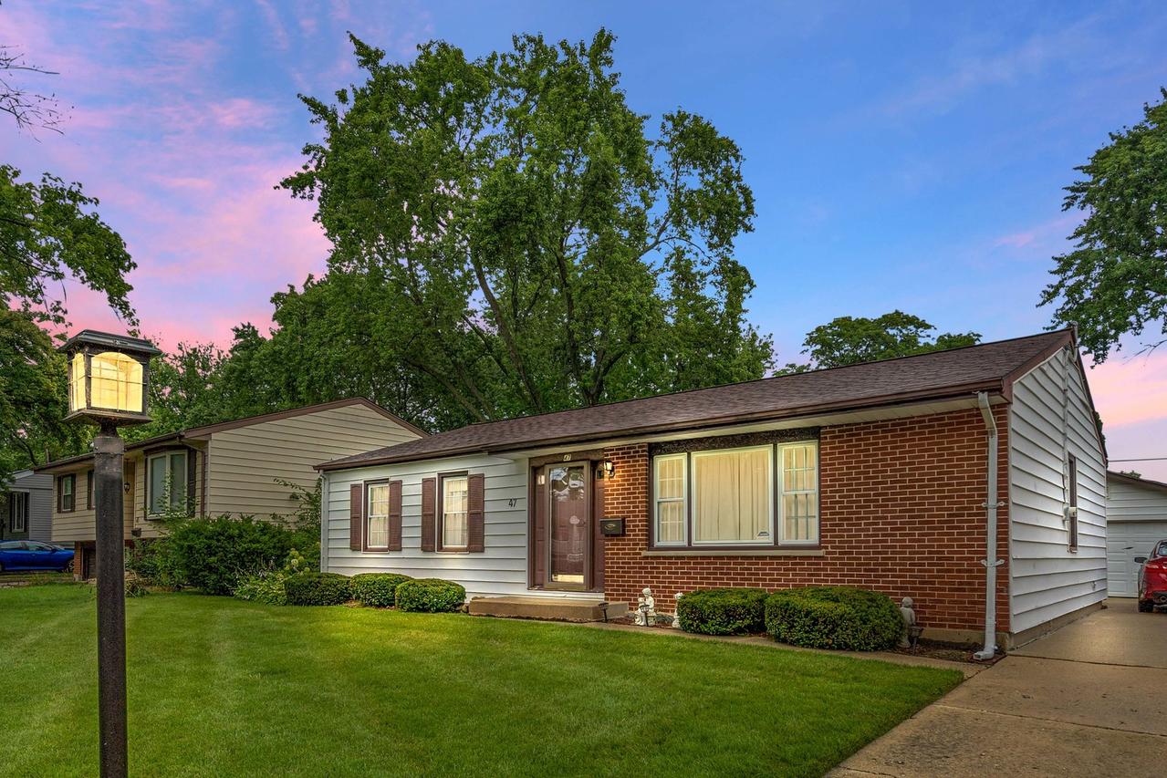 47 Willow Tr., Wheeling, IL 60090