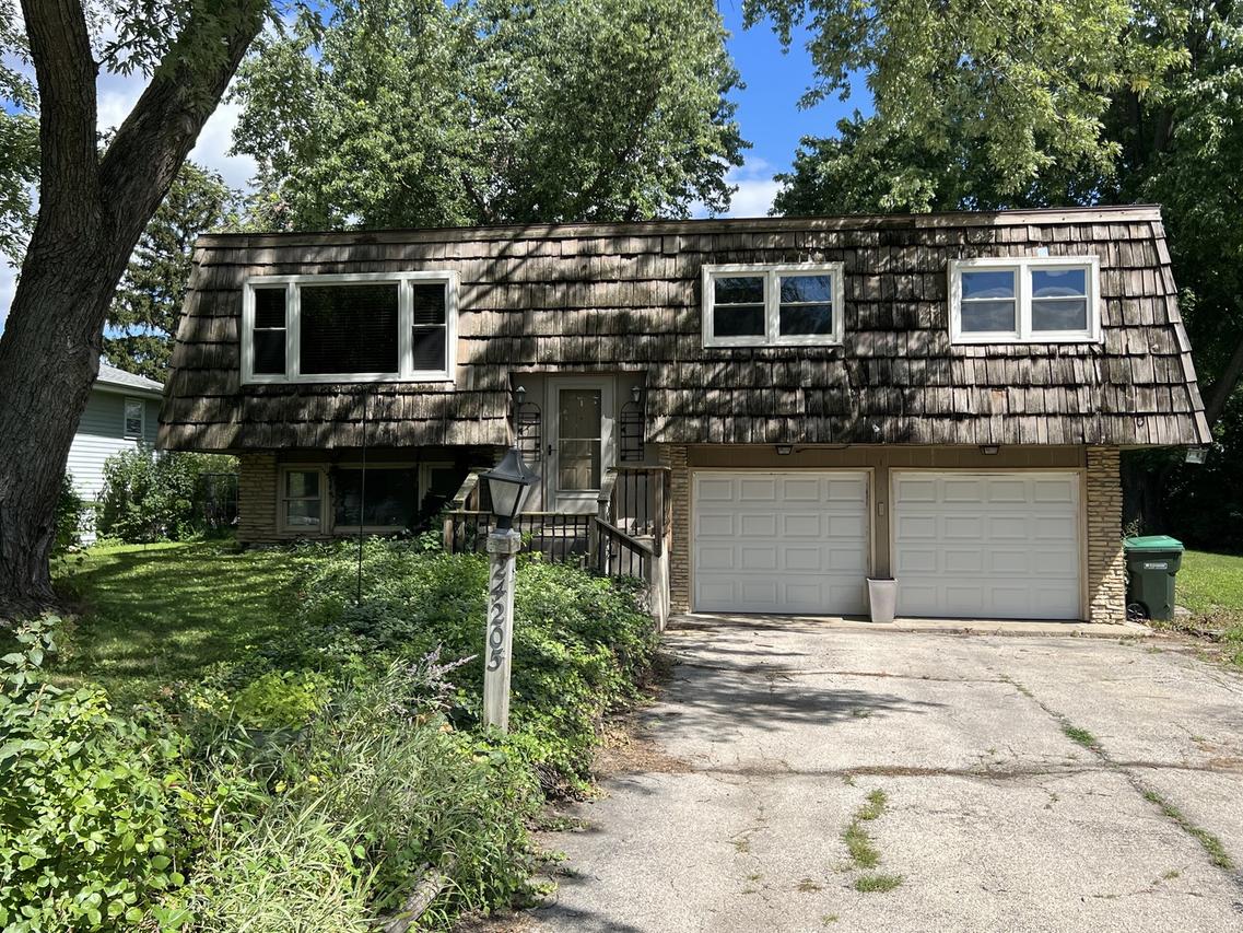 24205 S Edwin Dr., Channahon, IL 60410