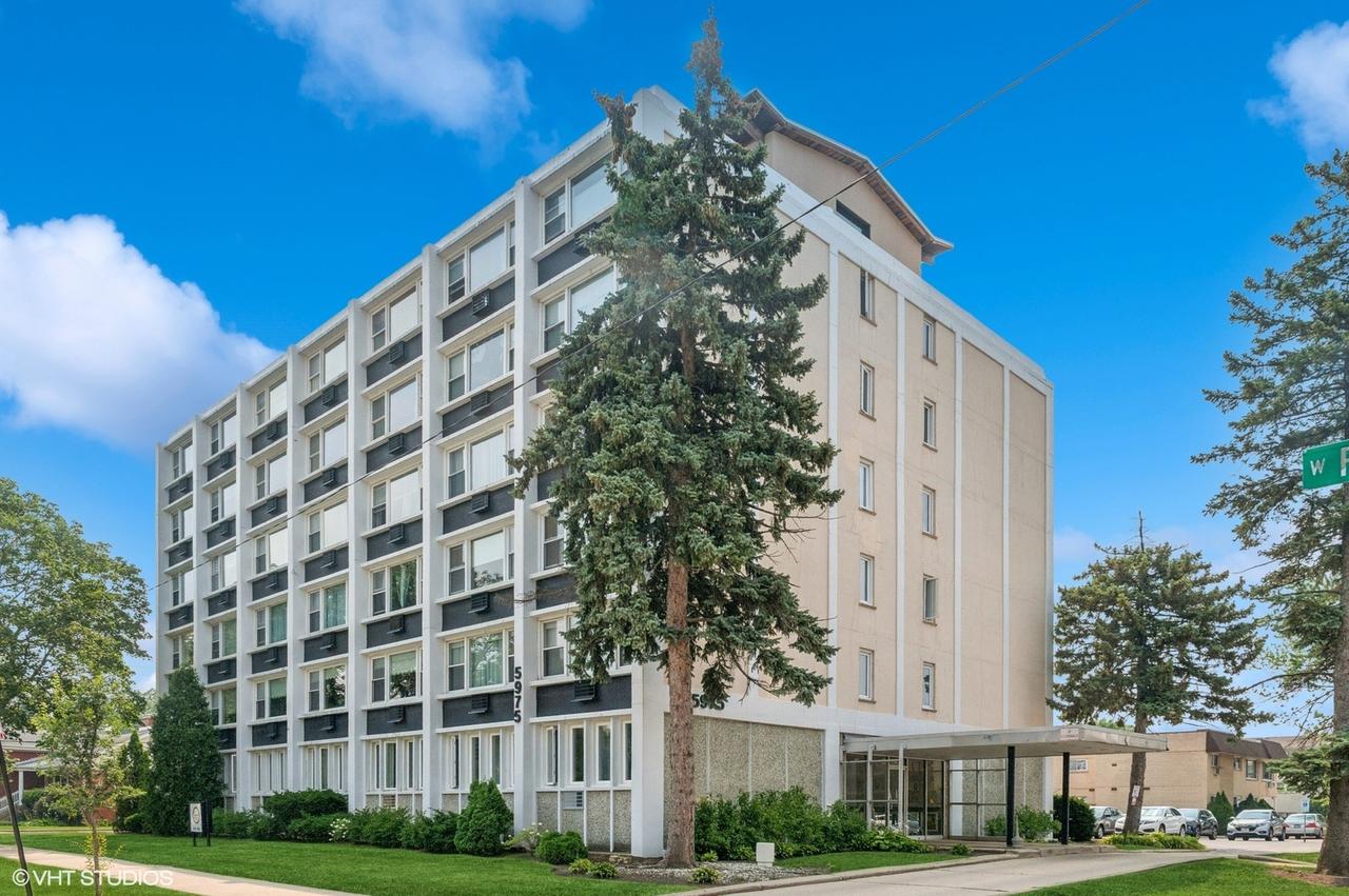 5975 N Odell Ave. #1B, Chicago, IL 60631