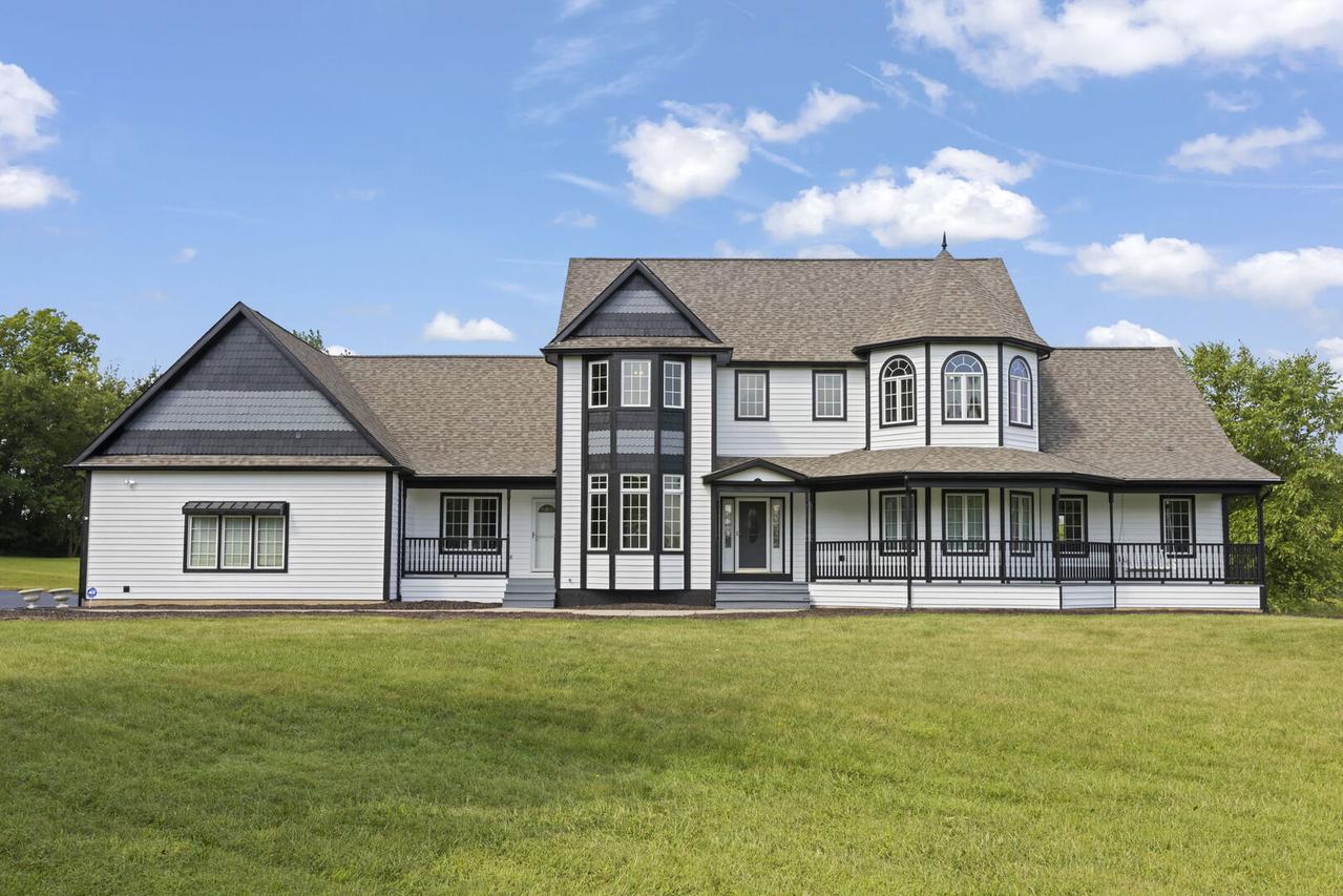 5065 E Sleepy Hollow Rd., Earlville, IL 60518