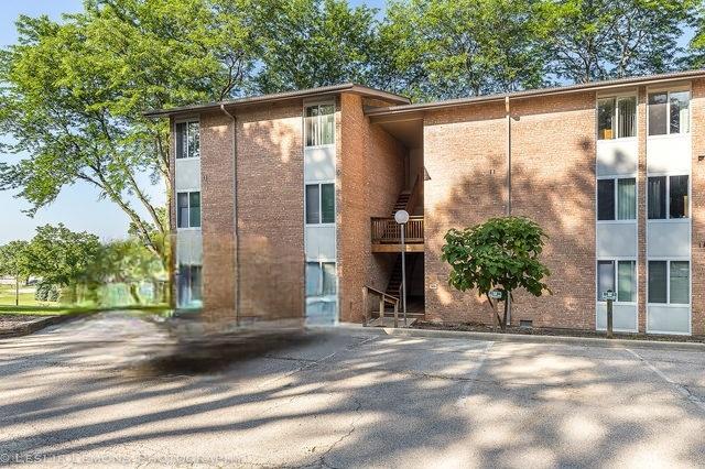 5811 Oakwood Dr. #D, Lisle, IL 60532