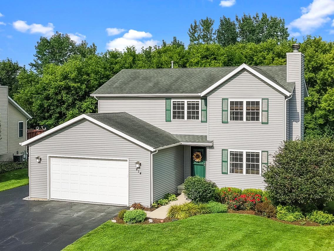 814 Robert Dr., Woodstock, IL 60098