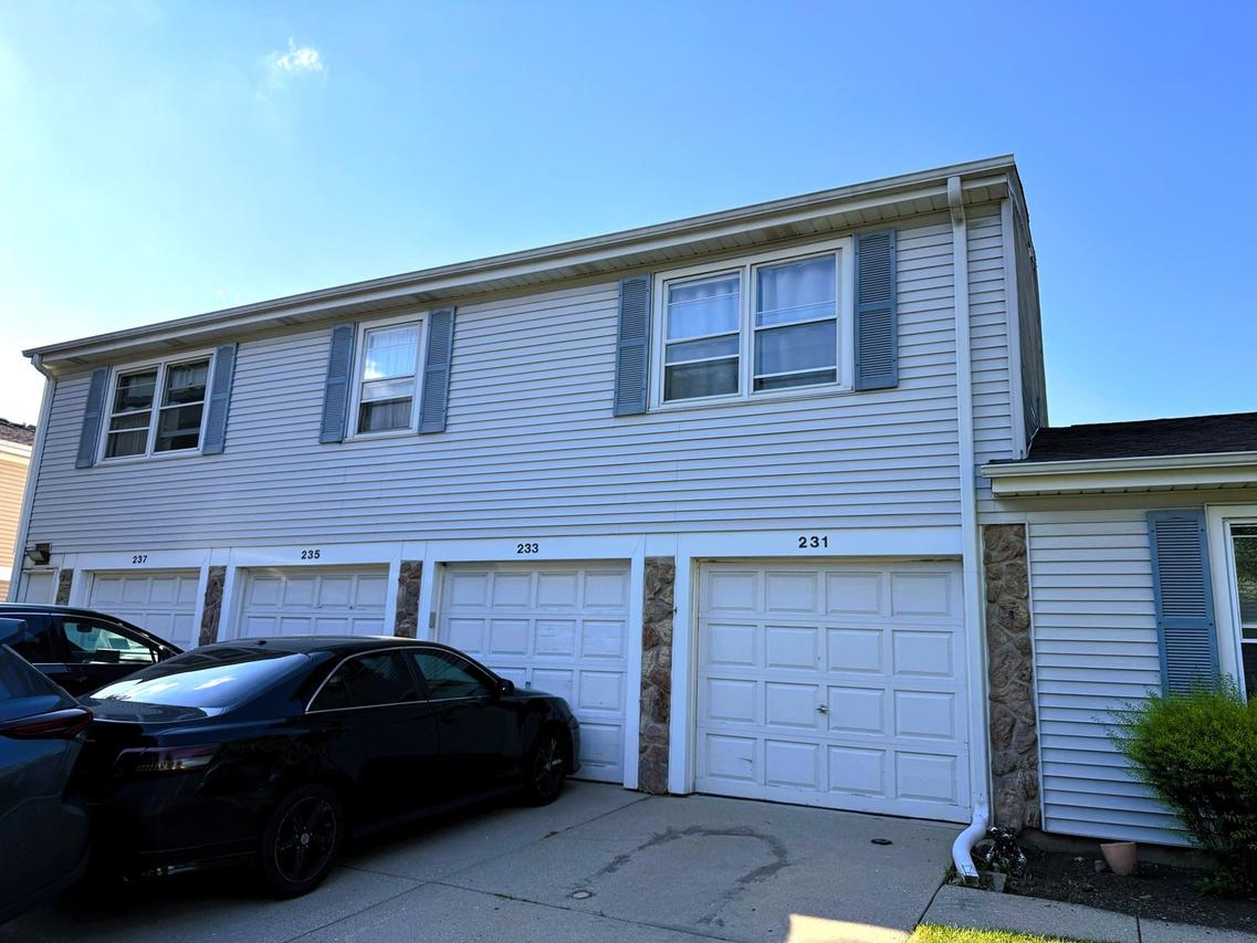 233 Harvest Ct., Vernon Hills, IL 60061