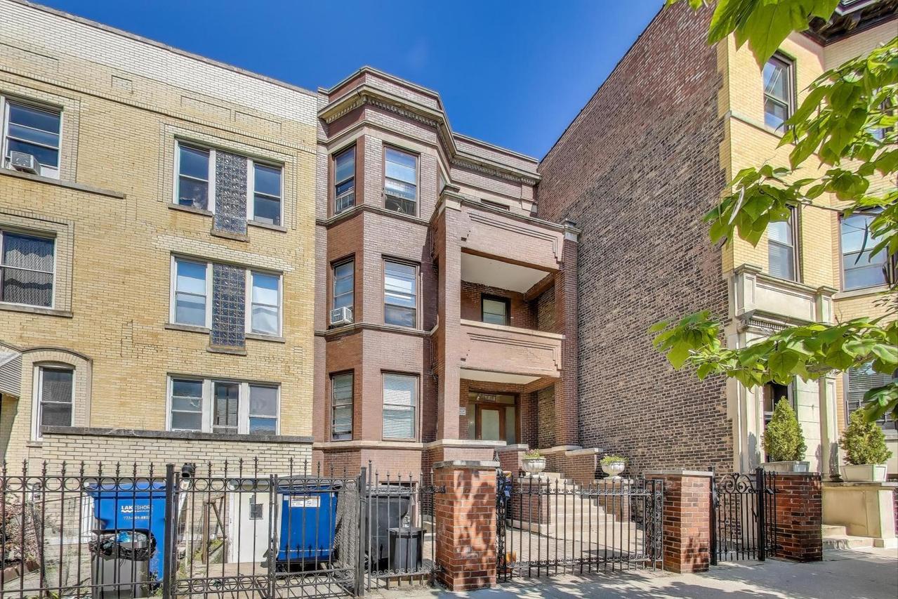 718 W Cornelia Ave., Chicago, IL 60657