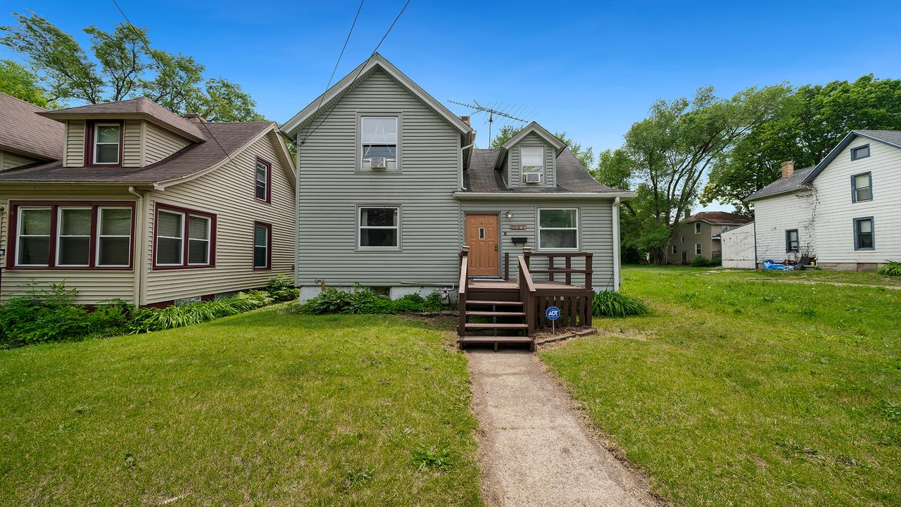 1127 Crosby St., Rockford, IL 61107