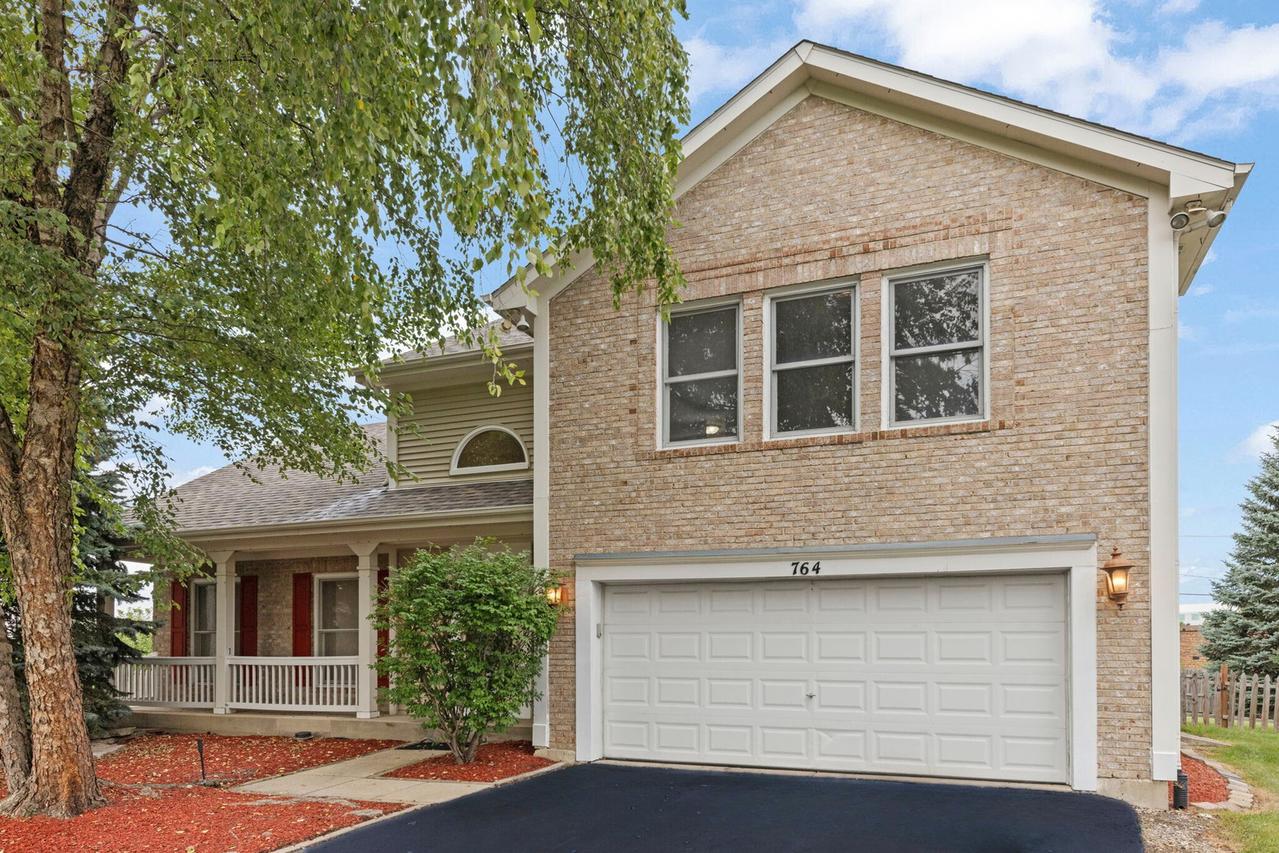 764 Springbrook Ln., Bolingbrook, IL 60490
