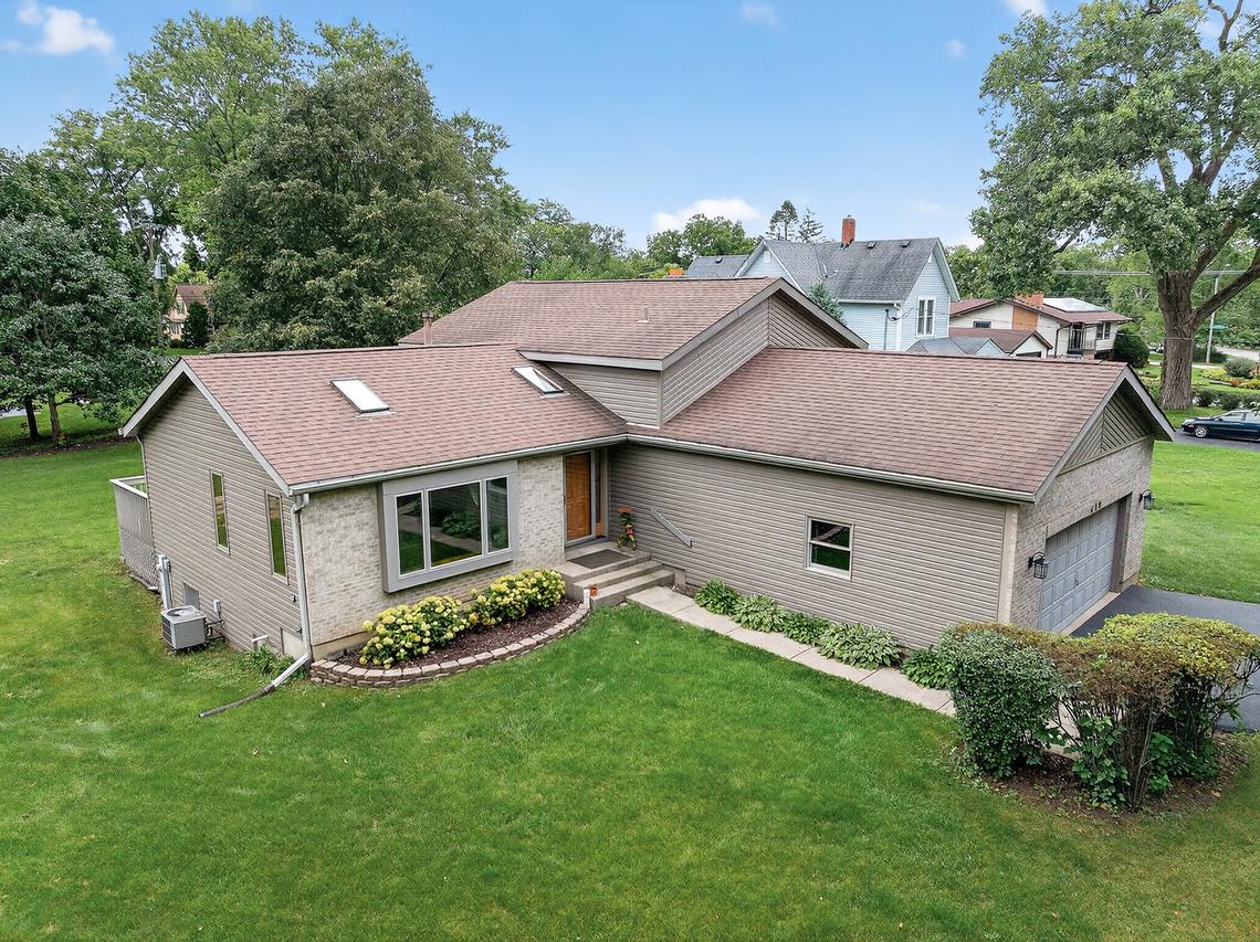 458 Lake Ave., Crystal Lake, IL 60014