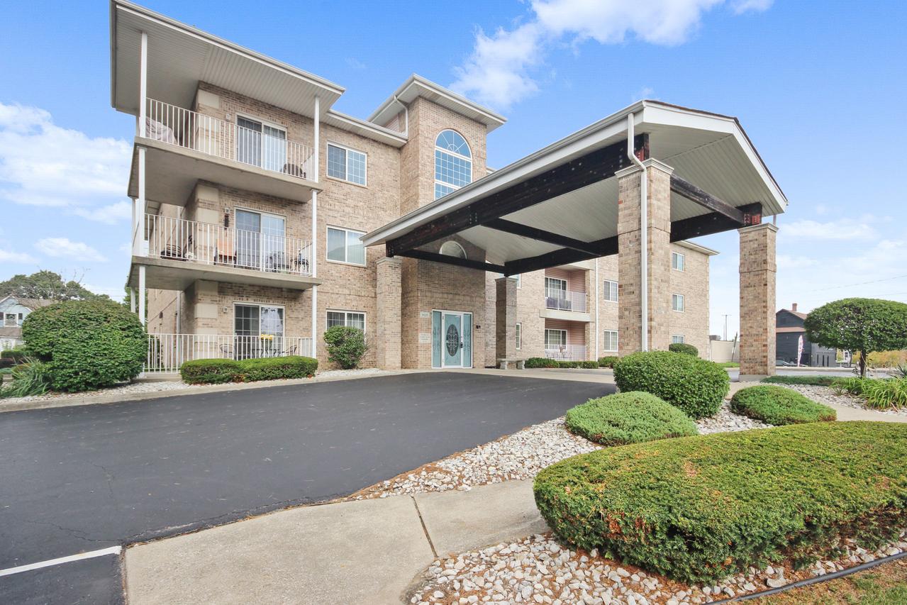 18215 Wentworth Ave. #3B, Lansing, IL 60438