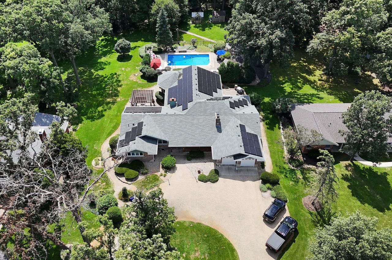 8703 W 123rd St., Palos Park, IL 60464