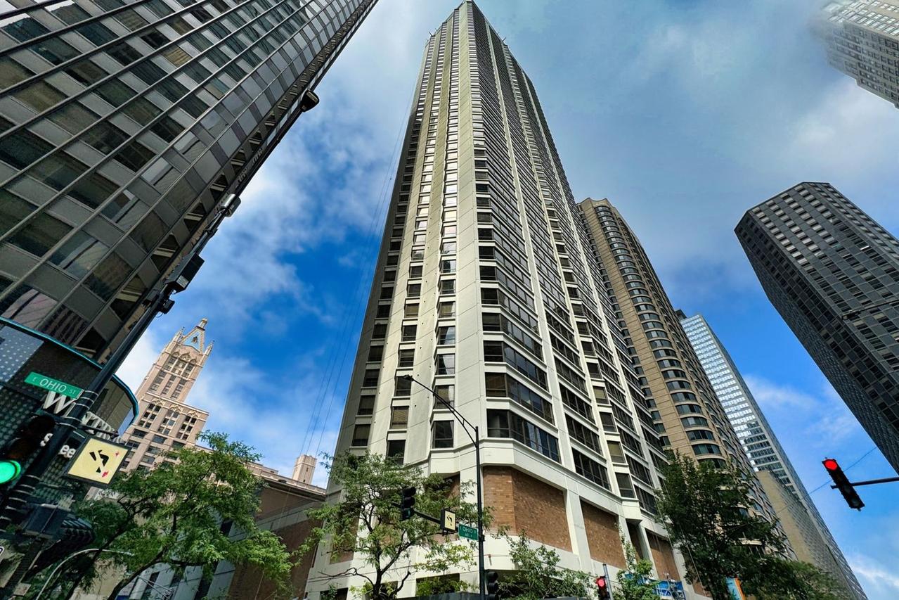 400 E Ohio St. #1804, Chicago, IL 60611
