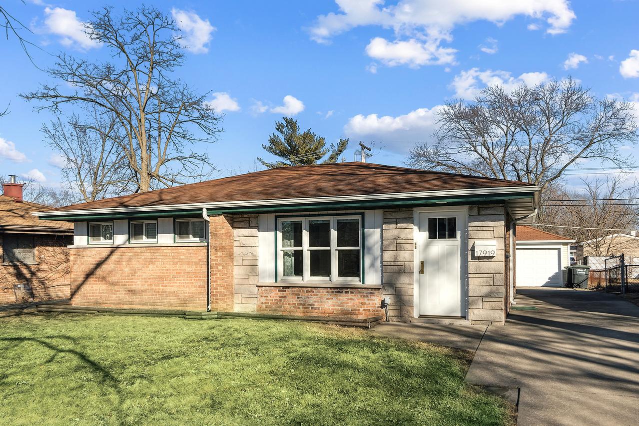 17919 School St., Lansing, IL 60438