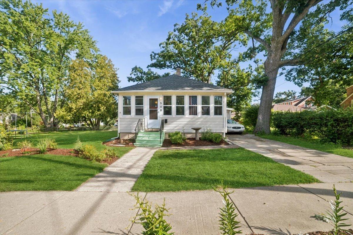 508 River Bluff Rd., Elgin, IL 60120