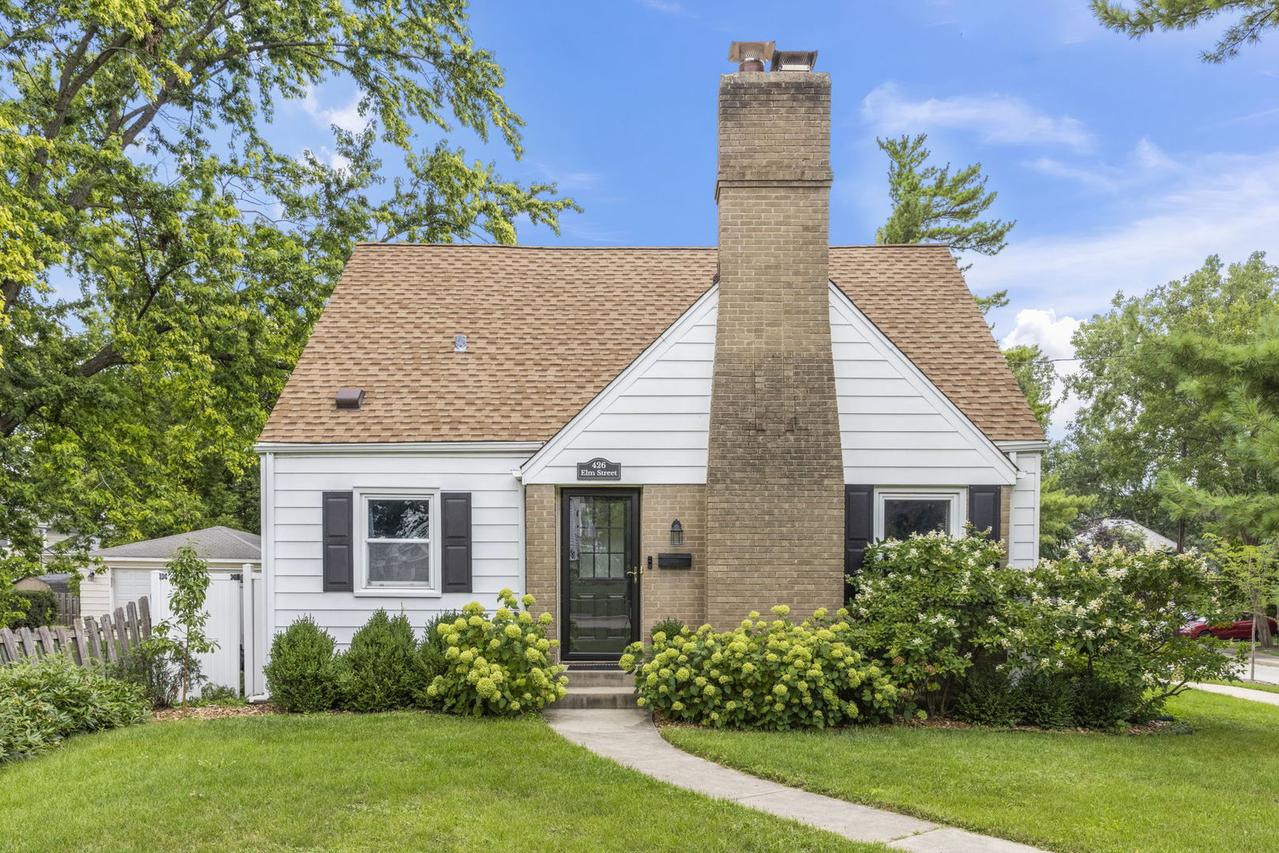 426 Elm St., Glen Ellyn, IL 60137