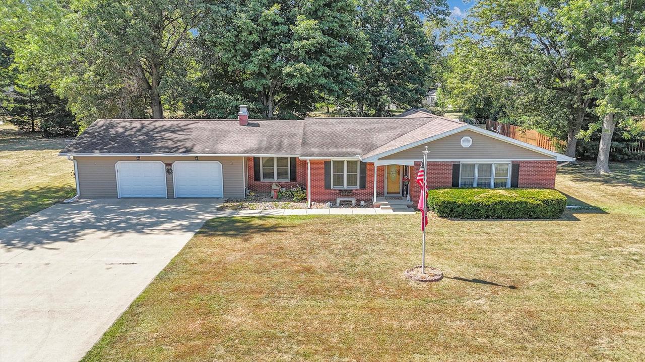 2128 Bonnie Ln., Monticello, IL 61856
