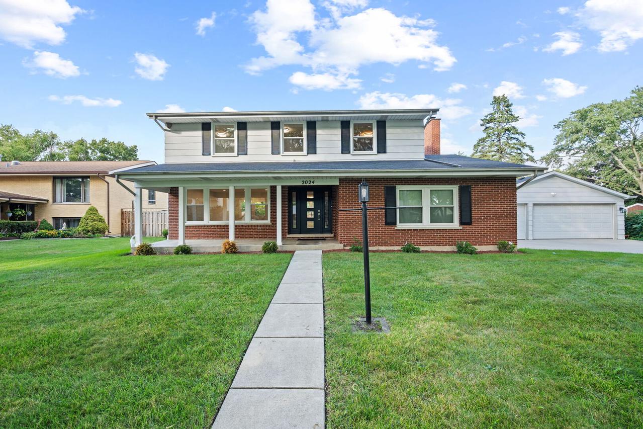 2024 E Wintergreen Ave., Mount Prospect, IL 60056