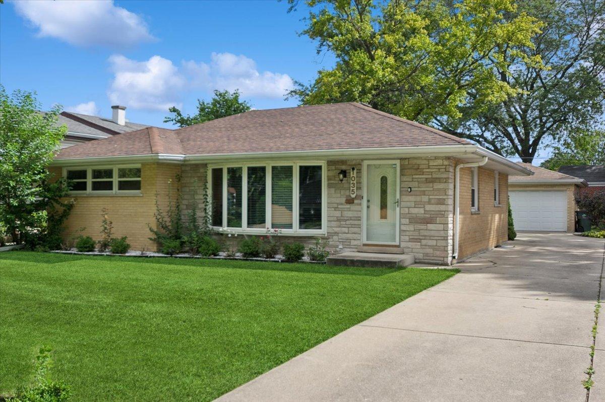 1035 N Dee Rd., Park Ridge, IL 60068