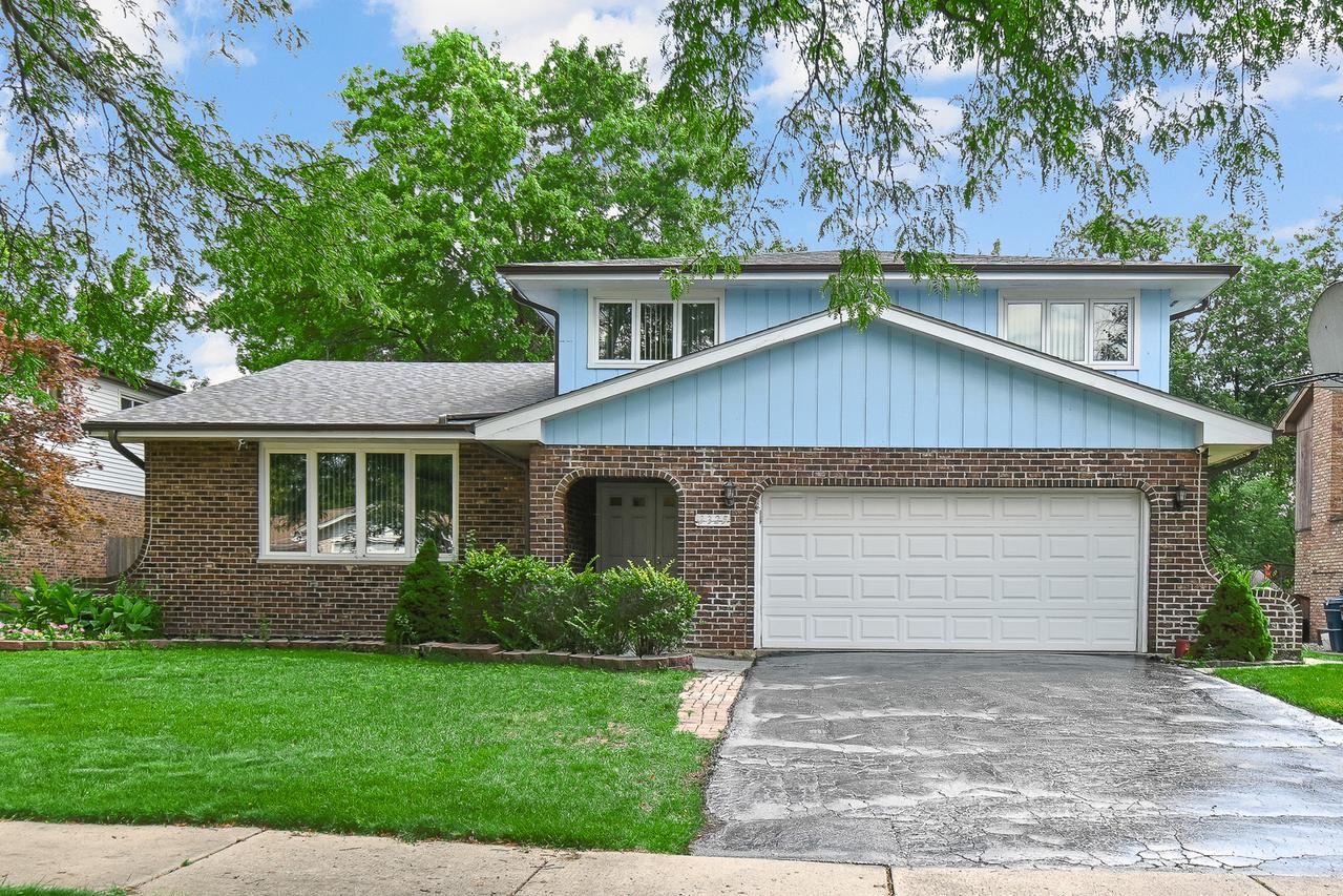 3325 Knollwood Ln., Homewood, IL 60430