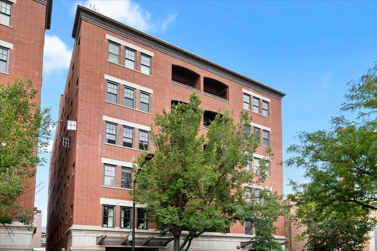 1148 W Monroe St. #6SE, Chicago, IL 60607