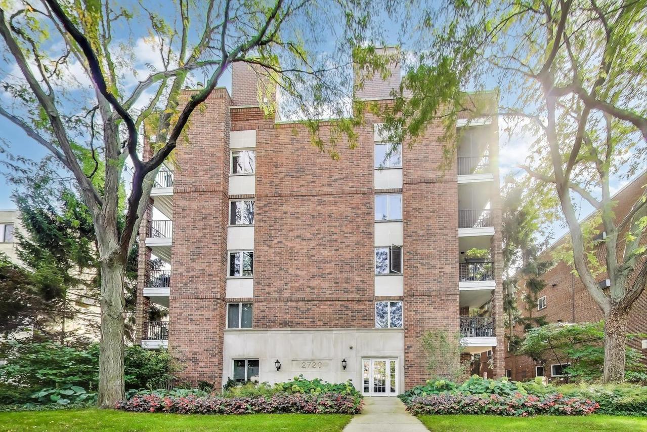 2720 Central St. #4C, Evanston, IL 60201