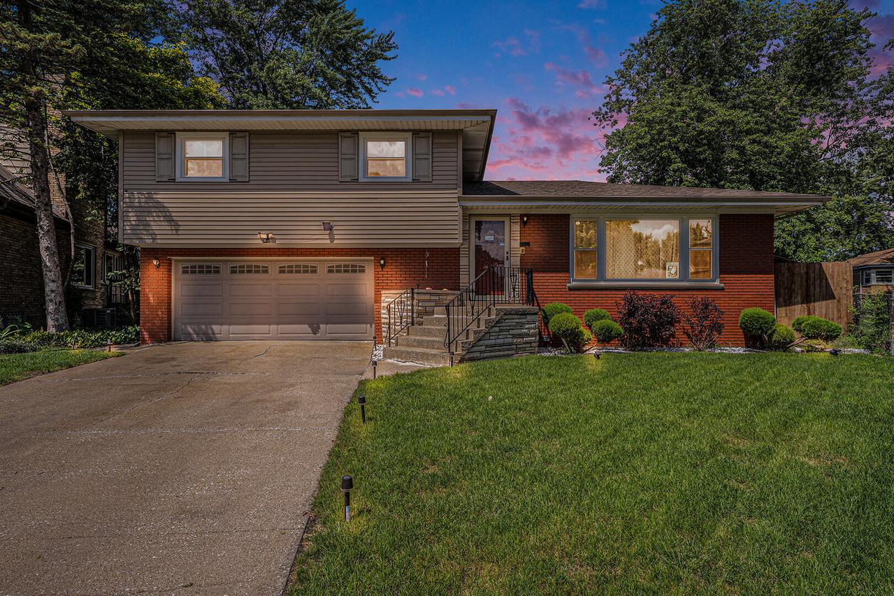 309 Streamside Dr., Harvey, IL 60426