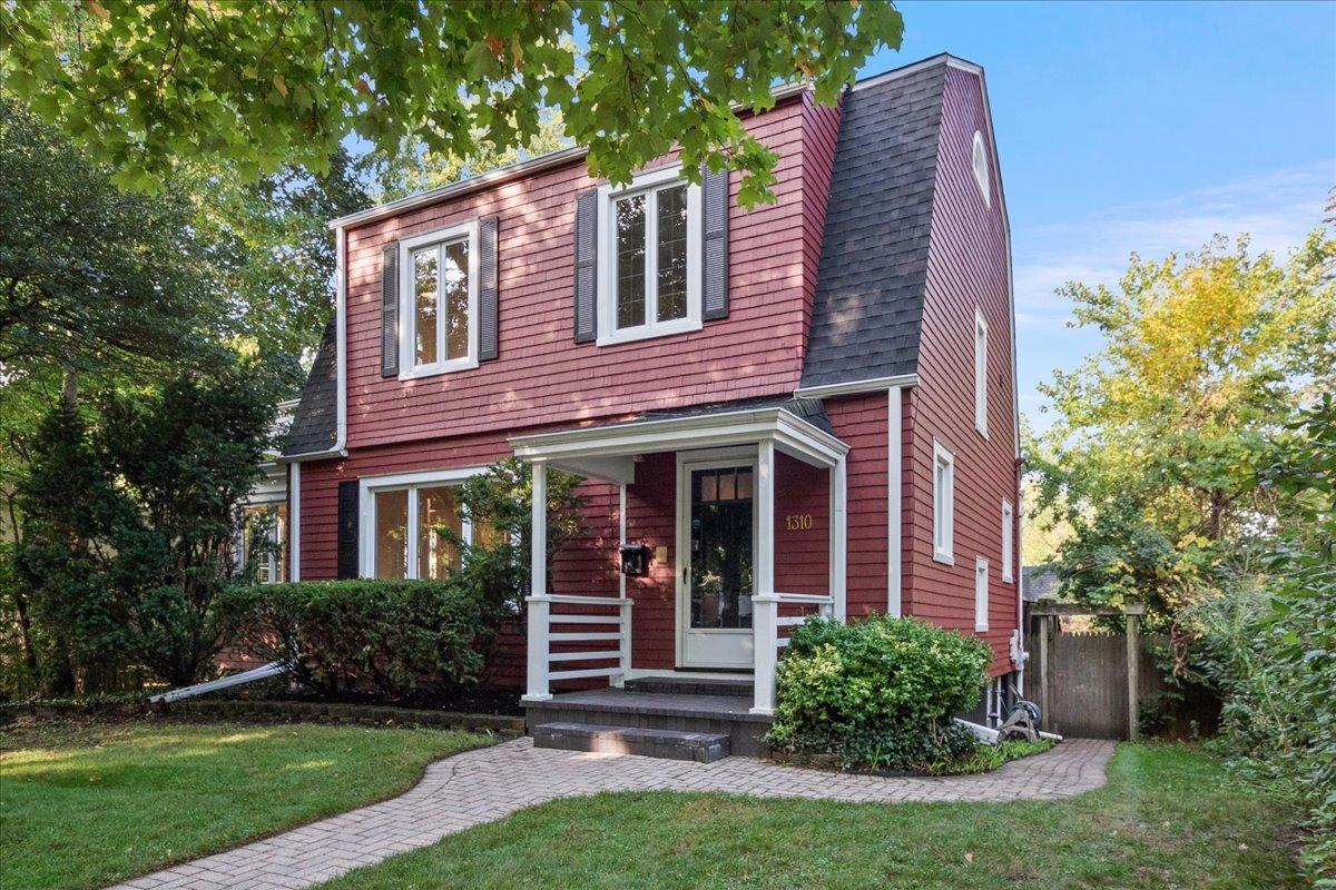 1310 Wesley Ave., Evanston, IL 60201