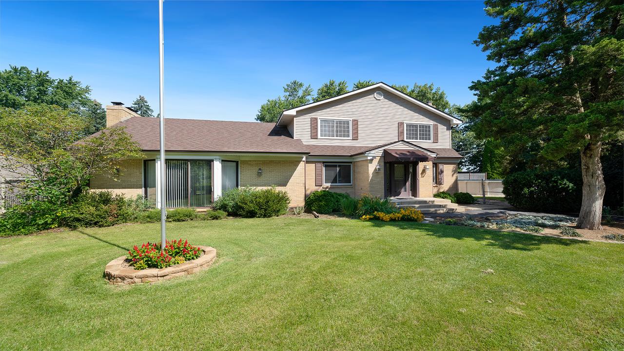 6548 Charles St., Rockford, IL 61108