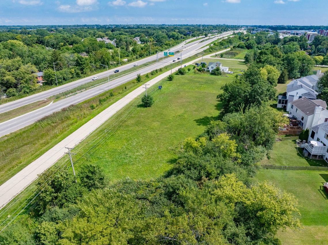 4437-4495 W Kennedy Dr., Gurnee, IL 60031