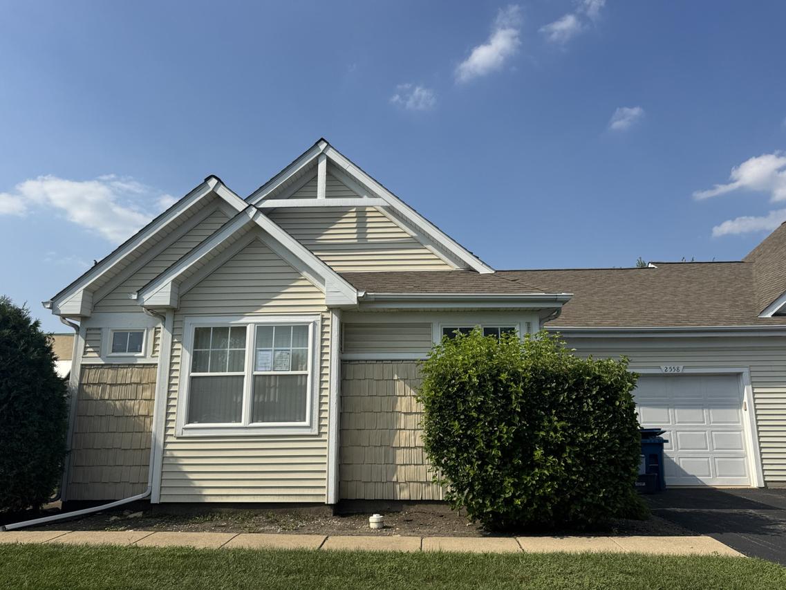 2558 Grant Park Ct., Crest Hill, IL 60403