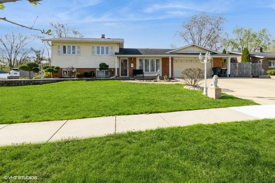 565 Flagstaff Ln., Hoffman Estates, IL 60169