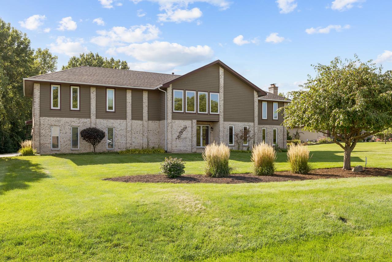 17N560 Hidden Hills Tr., Dundee, IL 60118