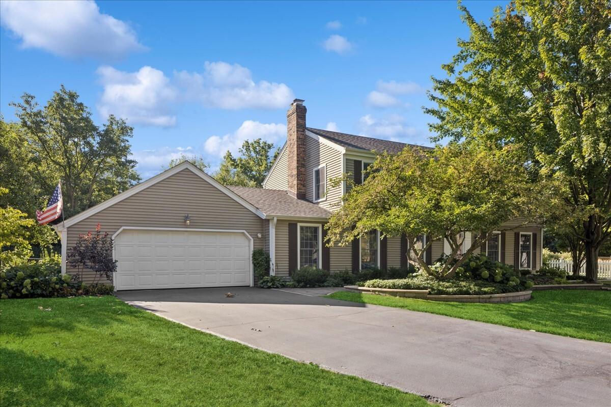 415 Hamilton Dr., Wheaton, IL 60189