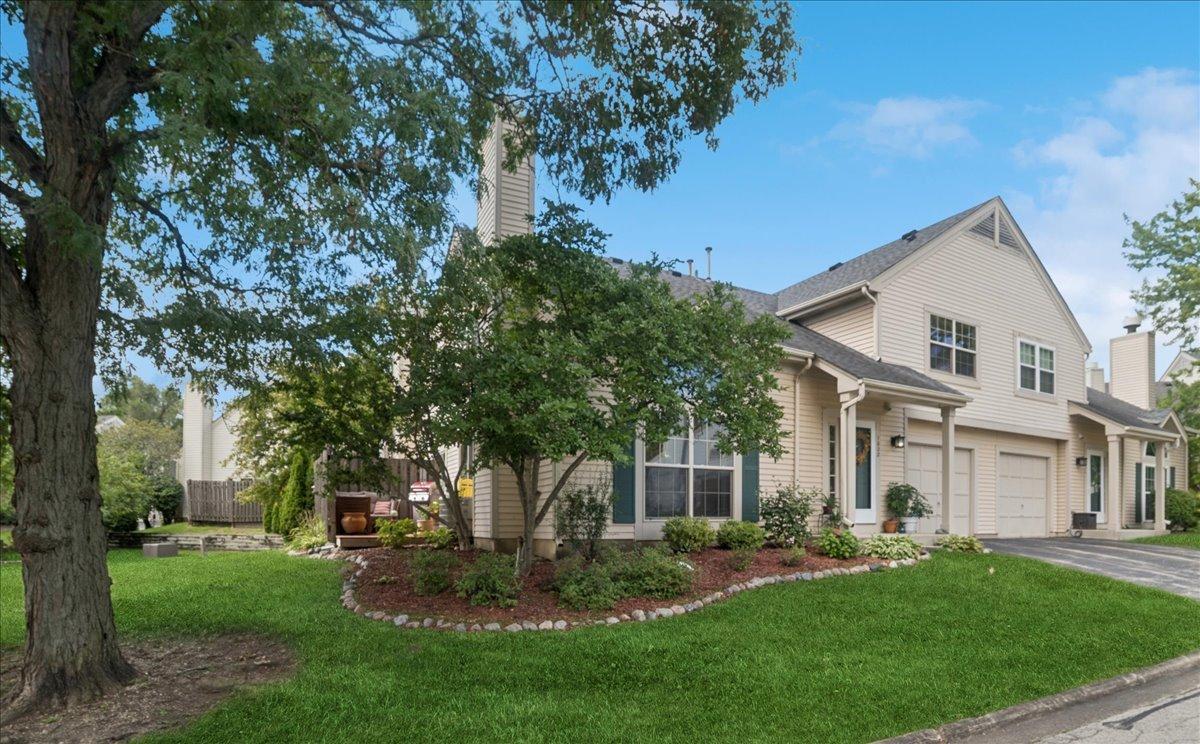 1022 N Knollwood Dr., Palatine, IL 60067