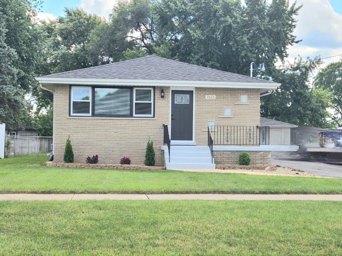 7025 W 84th St., Burbank, IL 60459