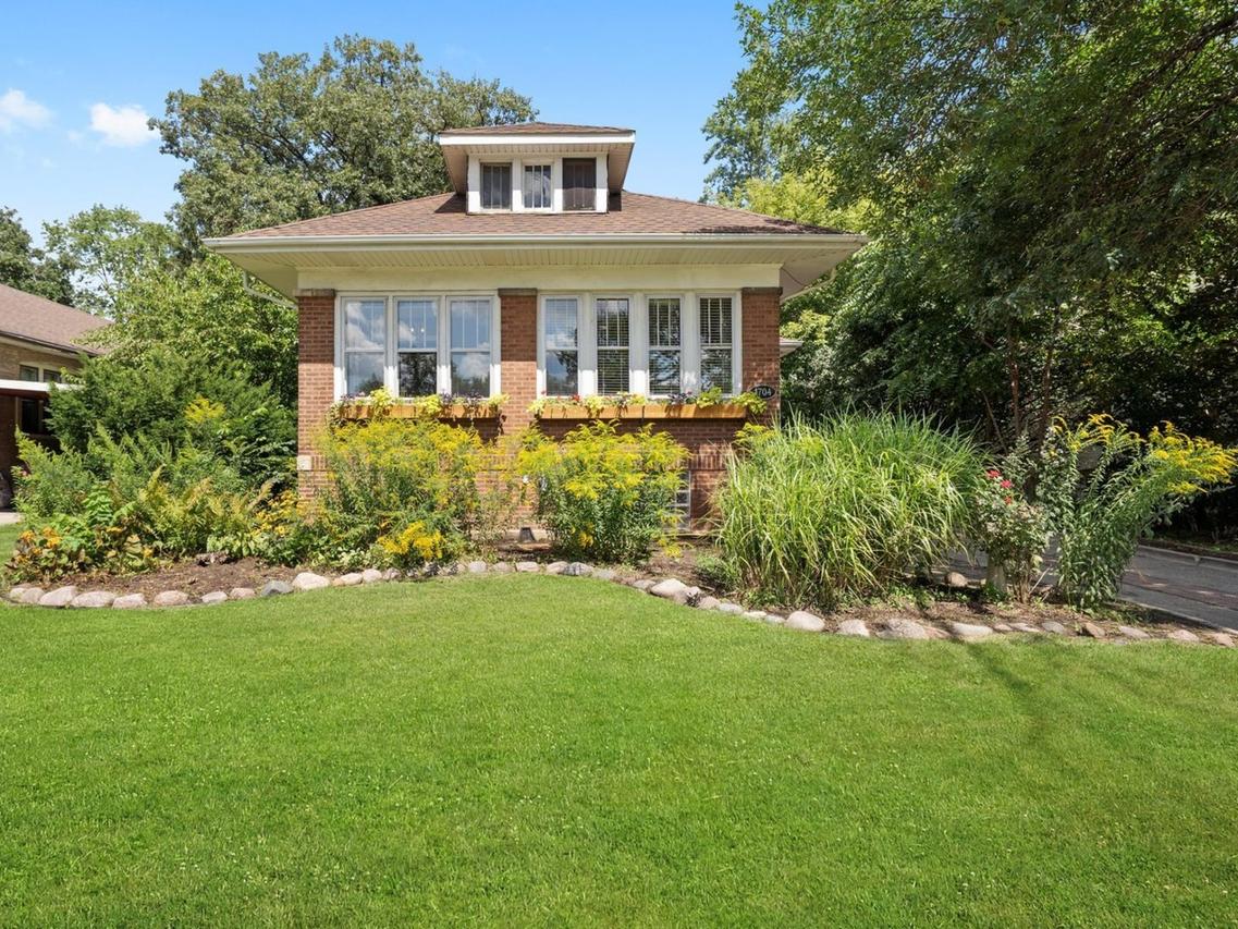 1704 W 105th St., Chicago, IL 60643