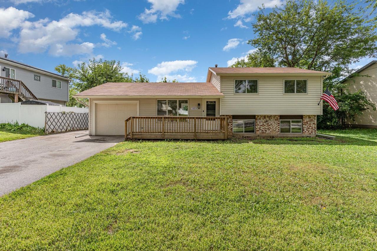 353 Rockhurst Rd., Bolingbrook, IL 60440