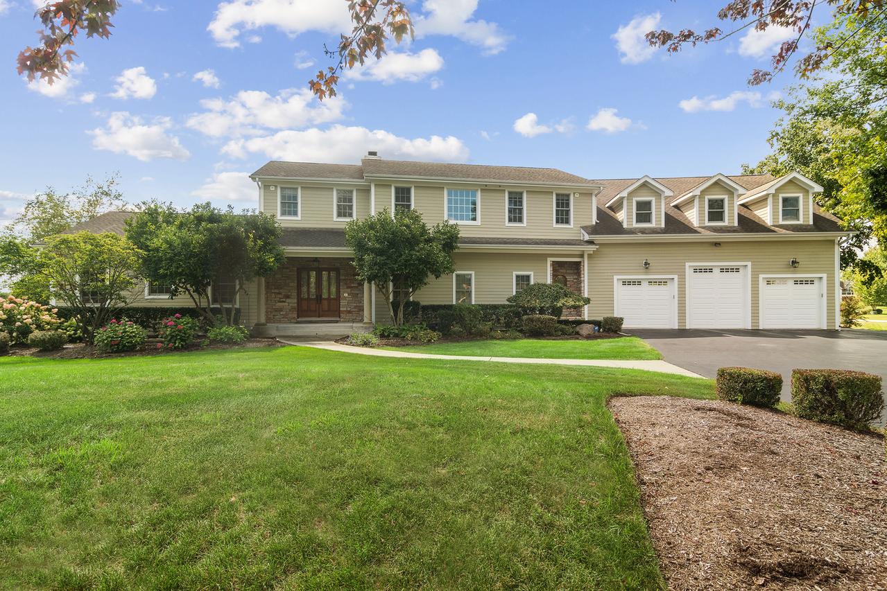 23133 W Bonnyrigg Ct., Hawthorn Woods, IL 60047