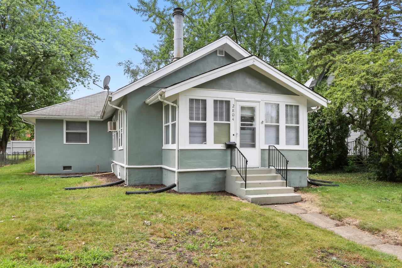 2804 Elim Ave., Zion, IL 60099