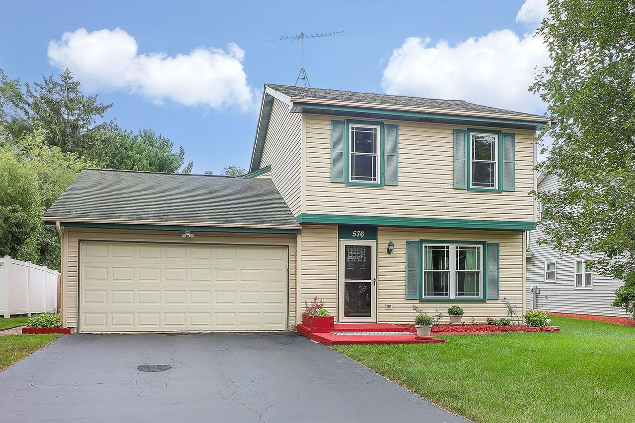 576 Springhill Cir., Naperville, IL 60563
