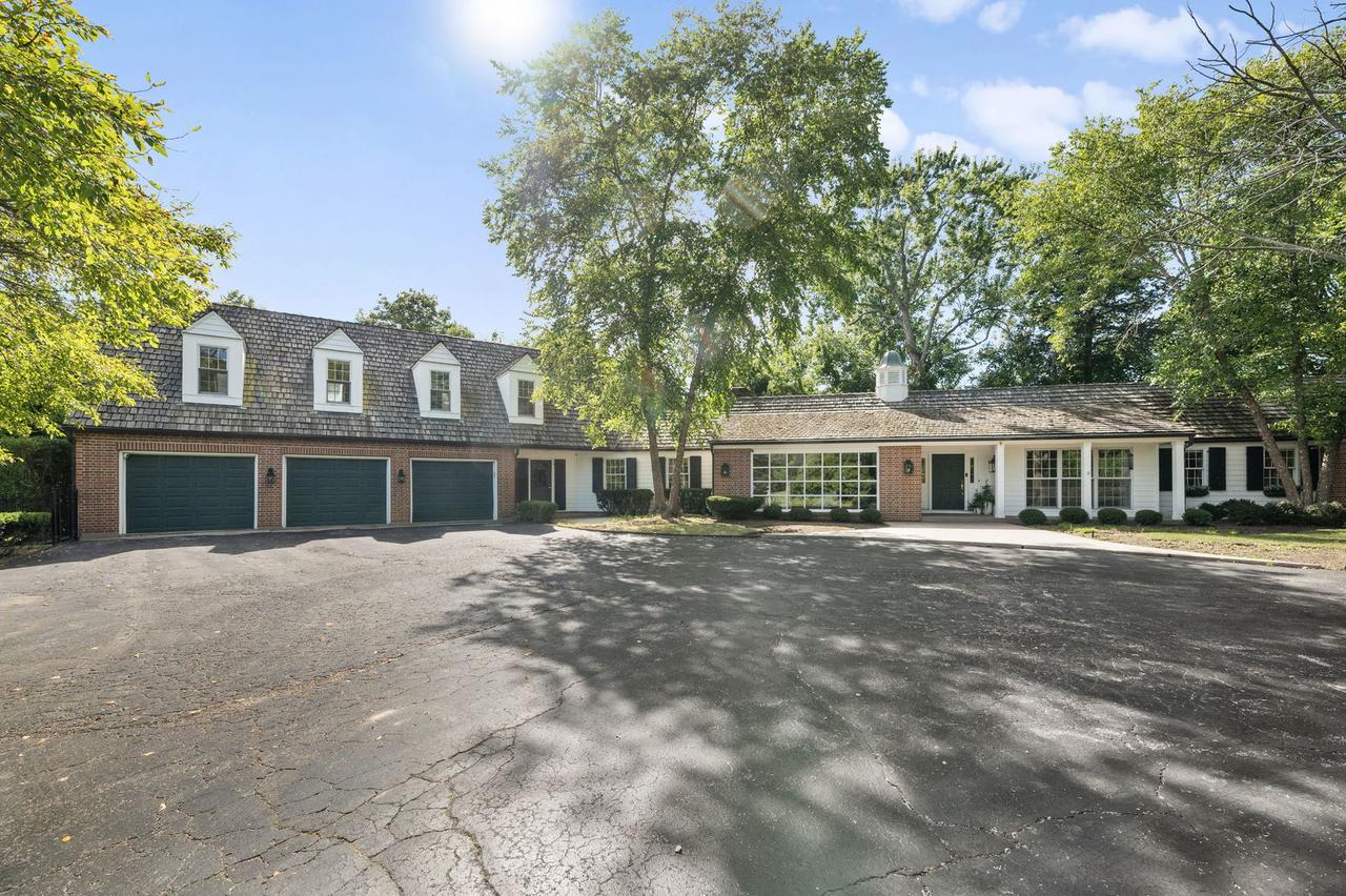 250 S Sheridan Rd., Lake Forest, IL 60045