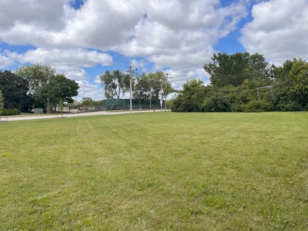 617 N Wilke Rd., Arlington Heights, IL 60005