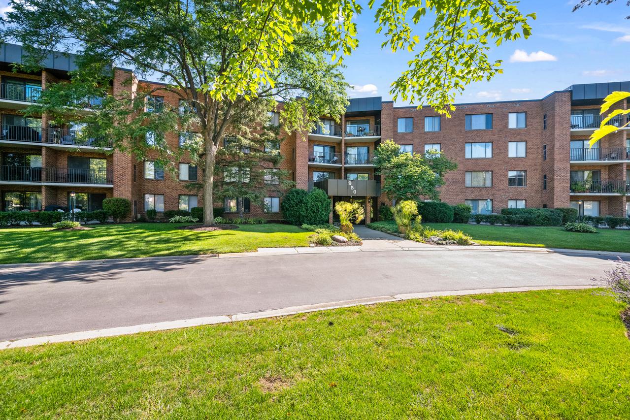 950 E Wilmette Rd. #418, Palatine, IL 60074