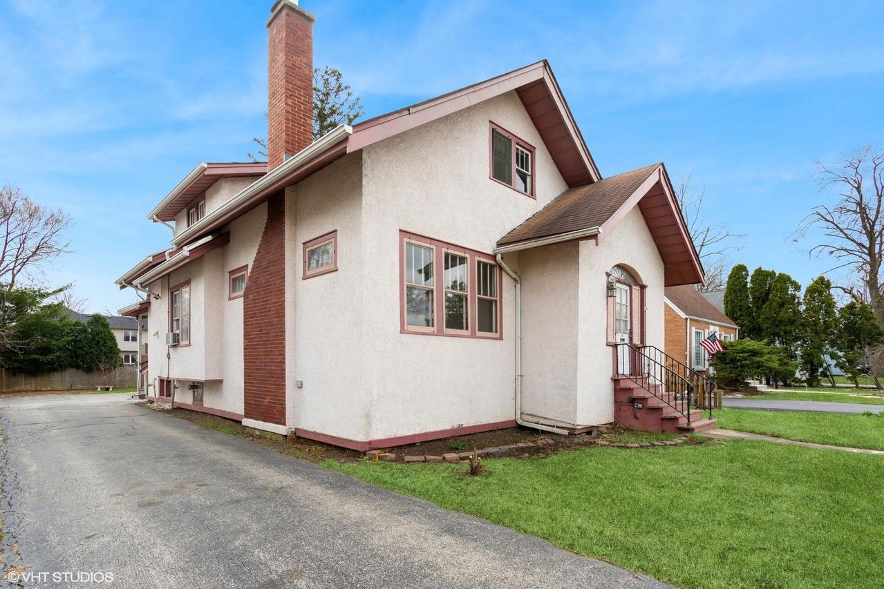 246 E North Ave., Elmhurst, IL 60126