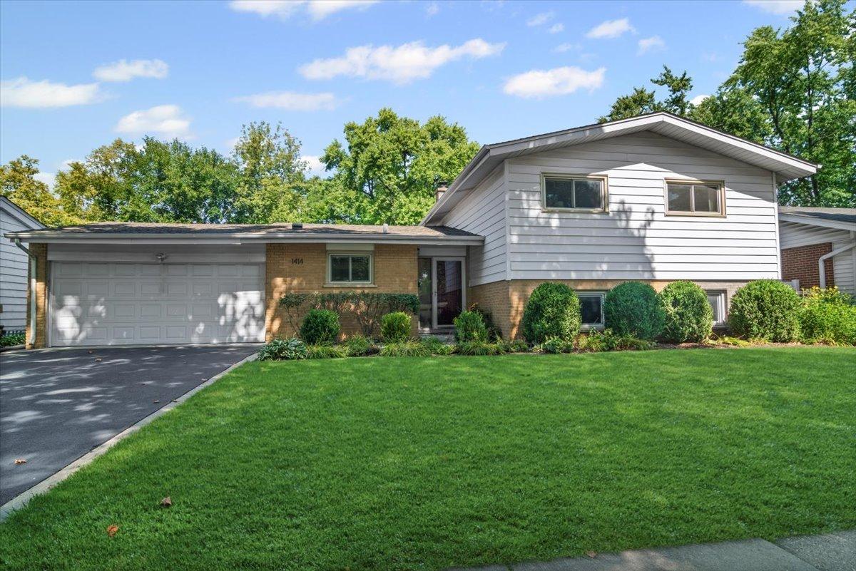 1414 W Grove St., Arlington Heights, IL 60005