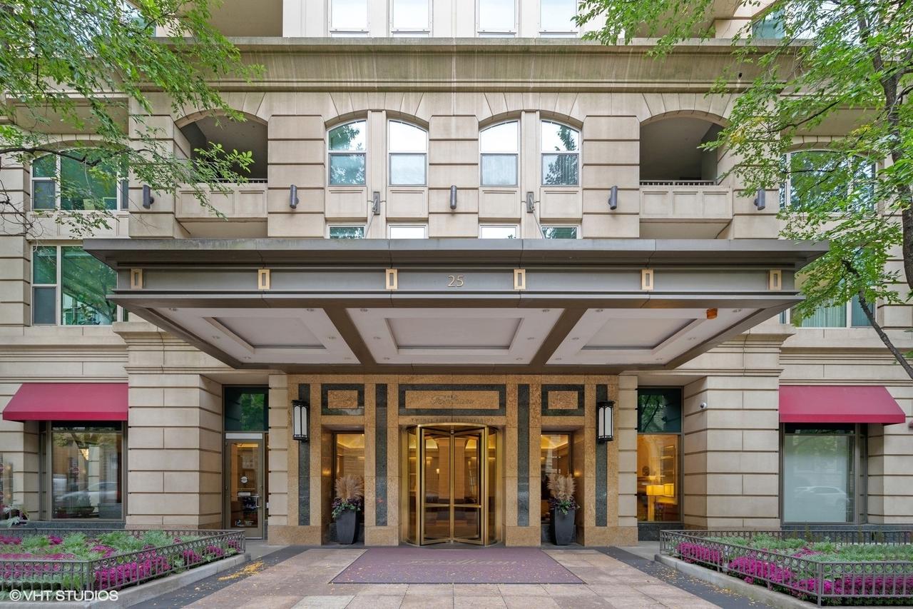 25 E Superior St. #2302, Chicago, IL 60611