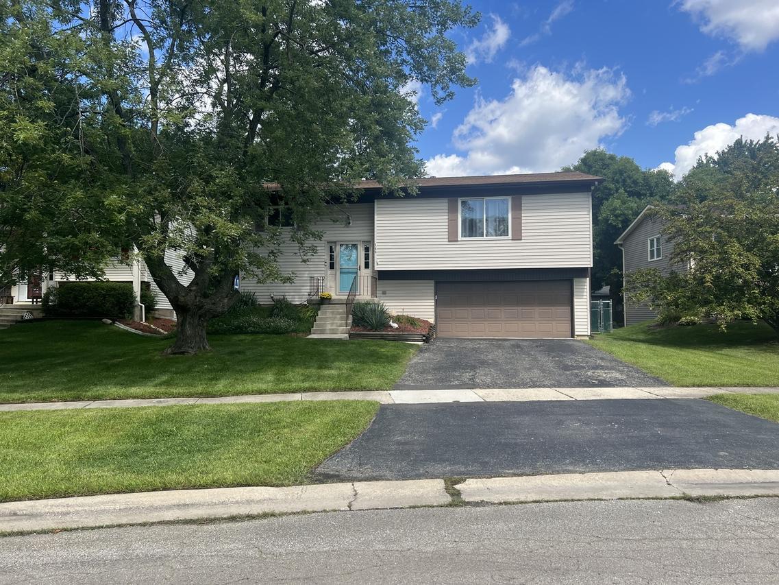 146 Ridgewood Ct., Bolingbrook, IL 60440