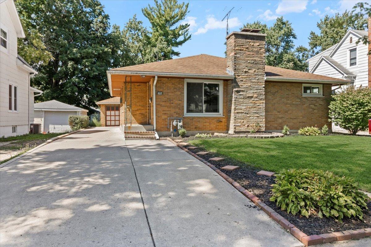 827 N 11th St., Dekalb, IL 60115