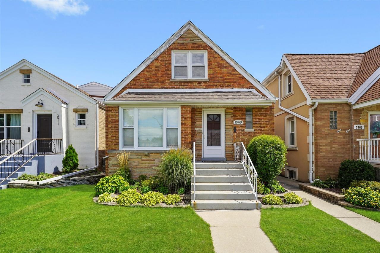 3909 N Oriole Ave., Chicago, IL 60634