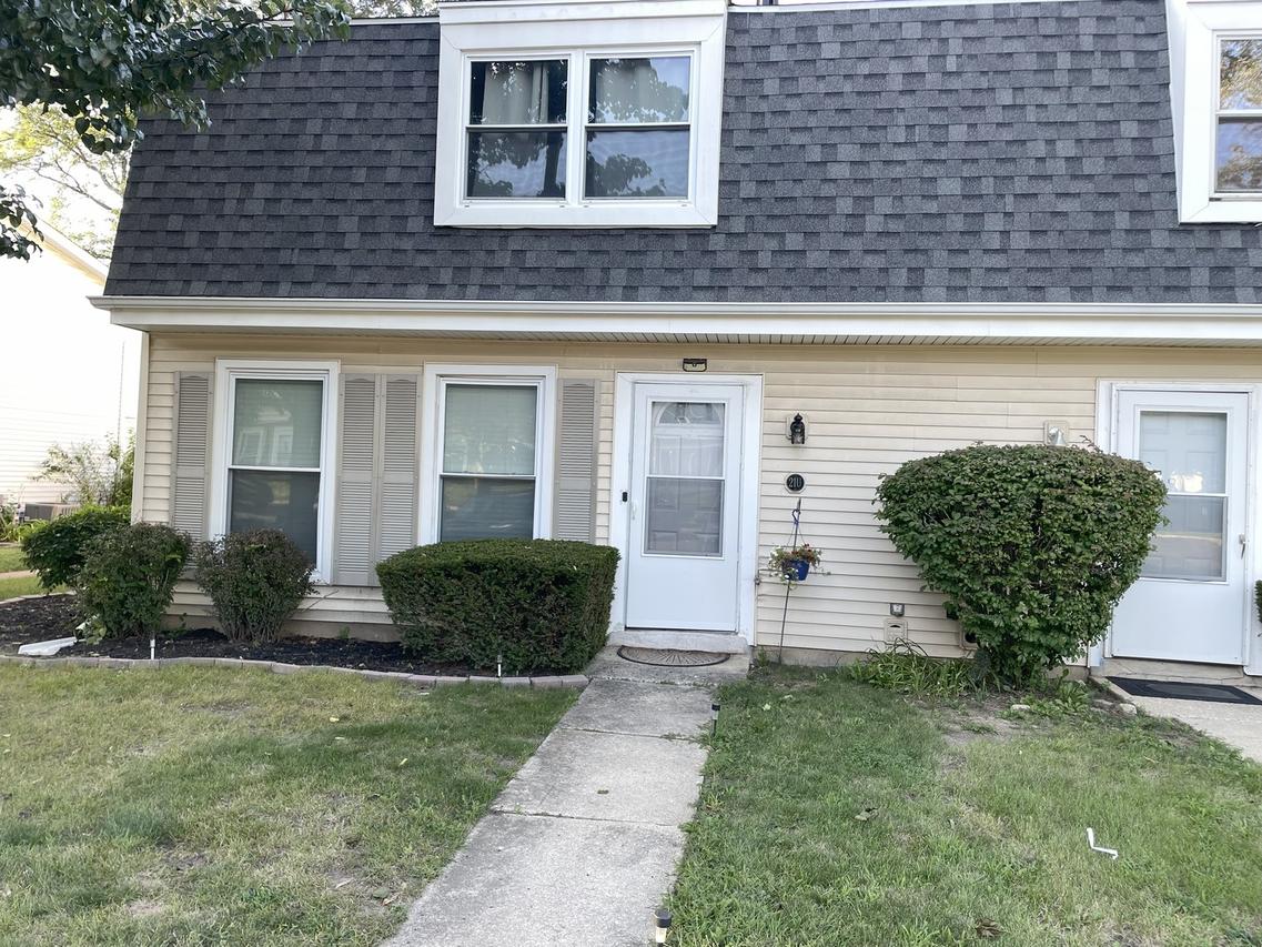 21 Fernwood Dr. #21U, Bolingbrook, IL 60440