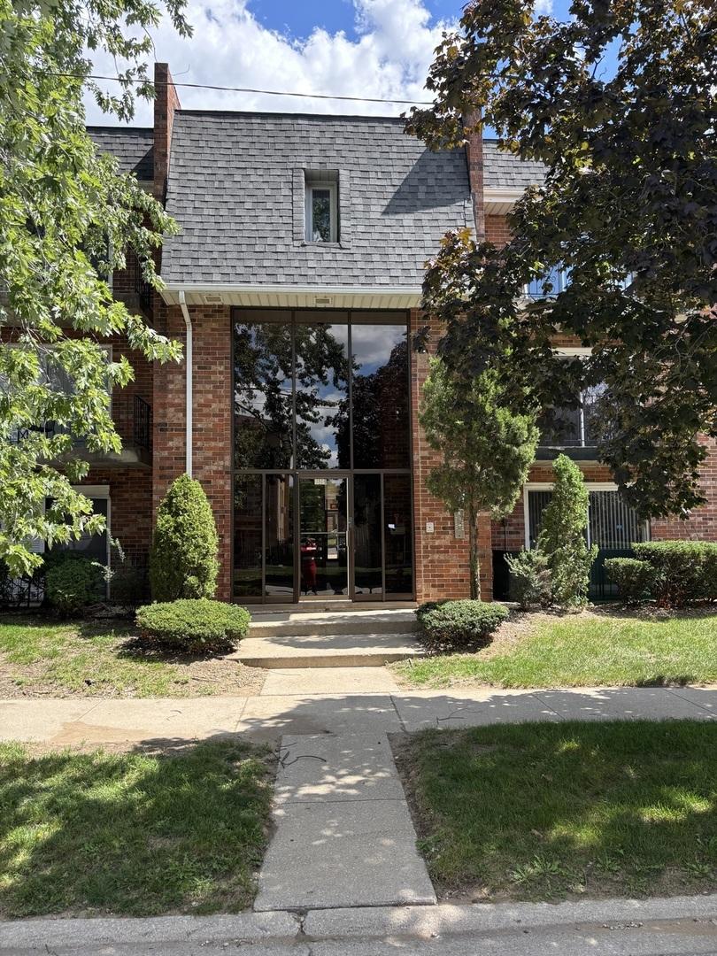 669 Chappel Ave. #2B, Calumet City, IL 60409