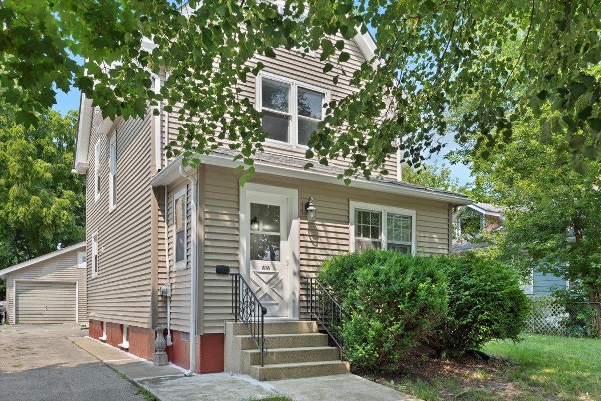 616 4th St., Waukegan, IL 60085